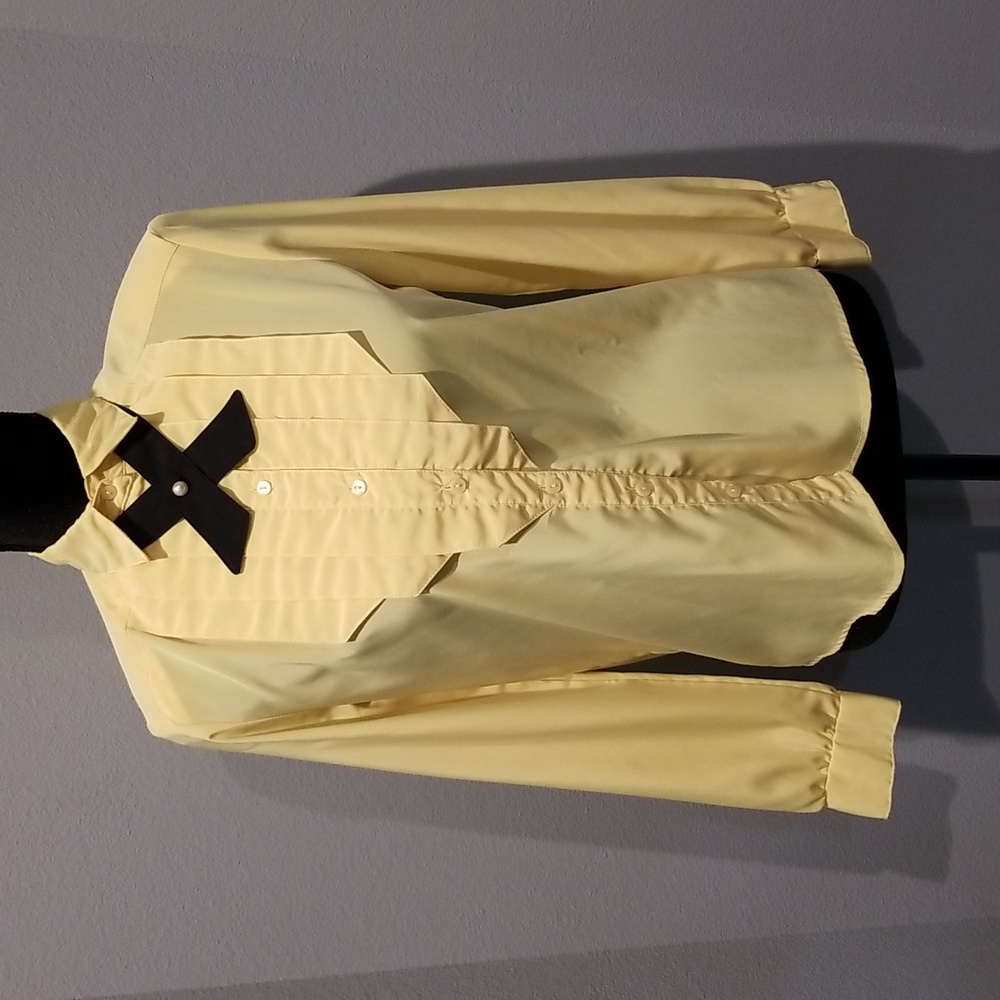 Vtg. tuxedo style blouse